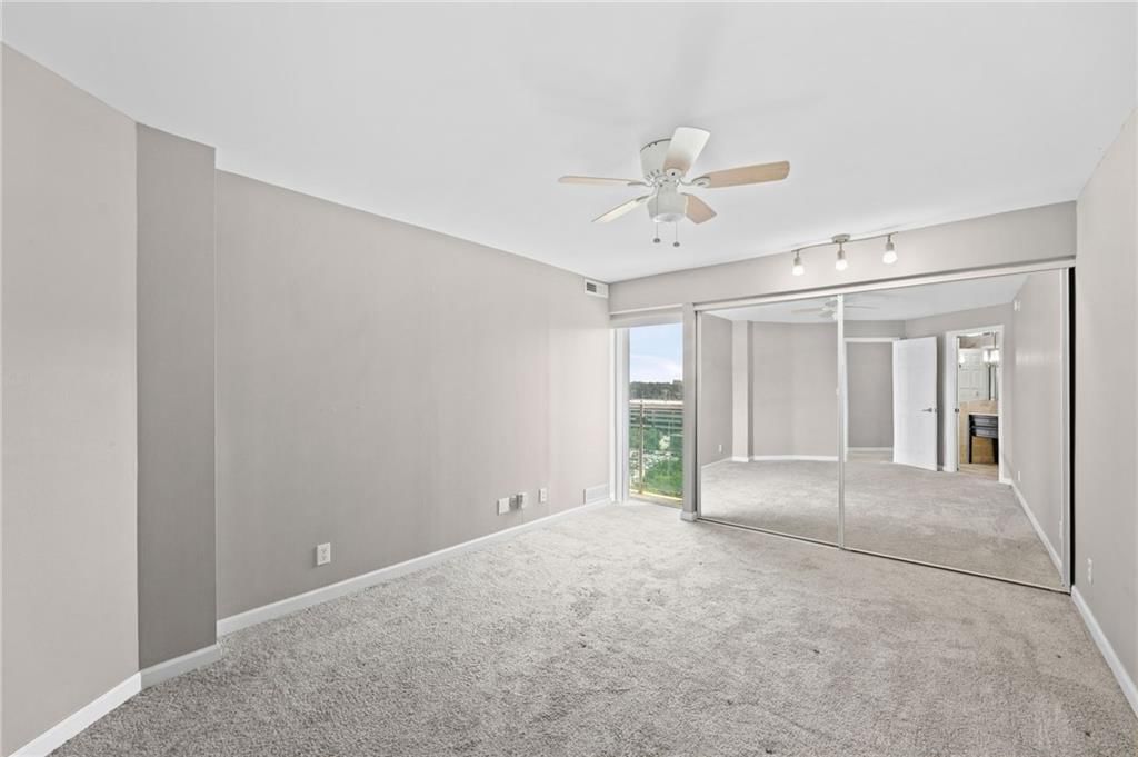3838 Rainbow Boulevard — photo 40