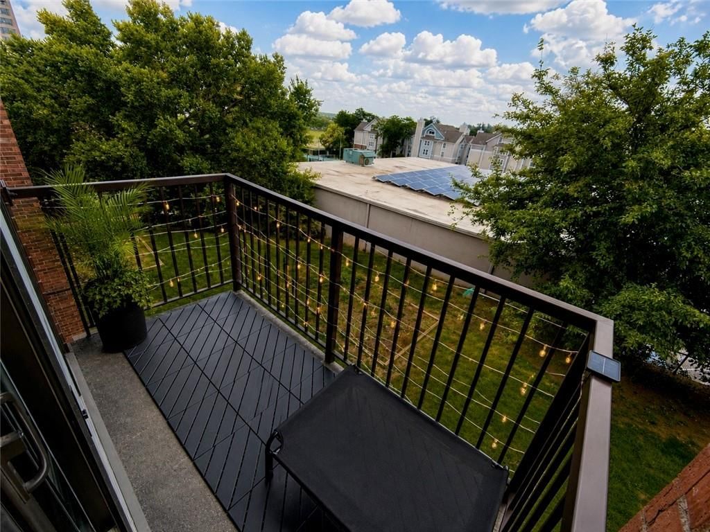 2933 Baltimore Avenue — photo 18