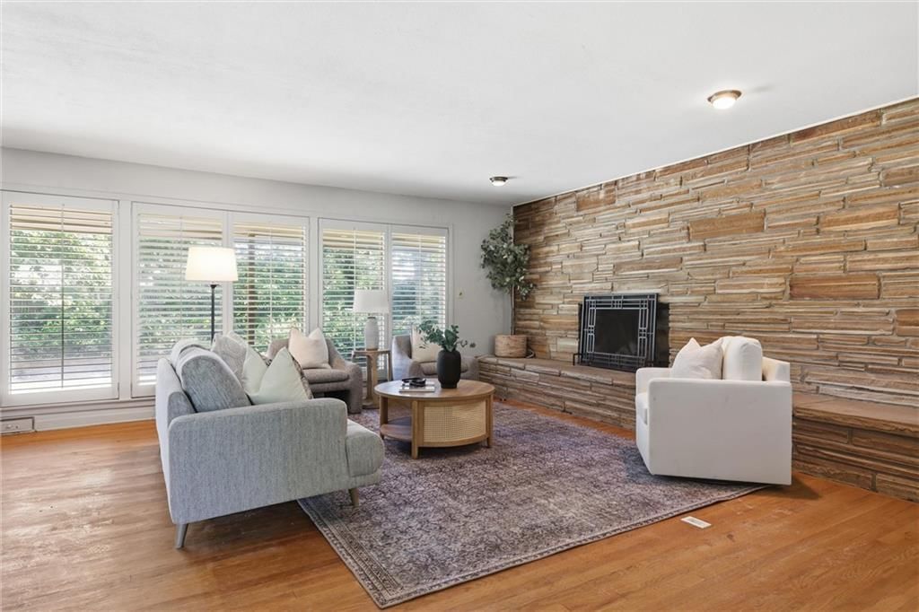 6332 Robinhood Drive — photo 2