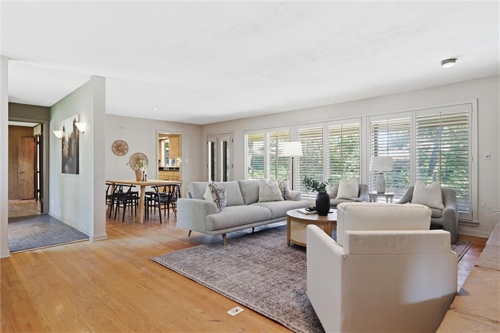 6332 Robinhood Drive — photo 3