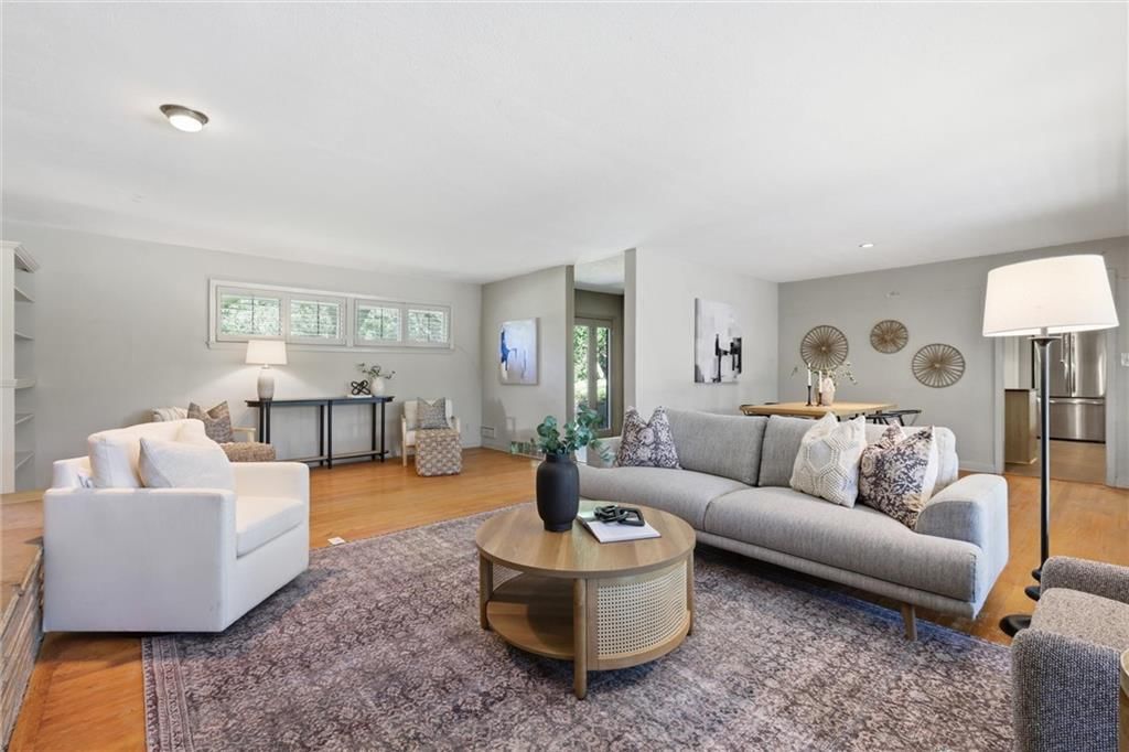 6332 Robinhood Drive — photo 4