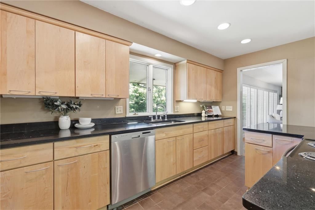 6332 Robinhood Drive — photo 11