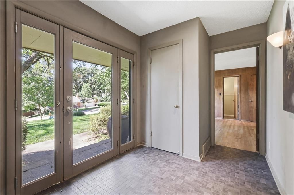 6332 Robinhood Drive — photo 26