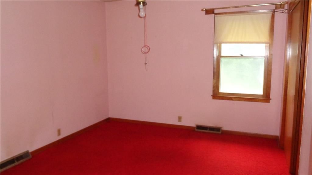 305 S Mitchell Street — photo 9