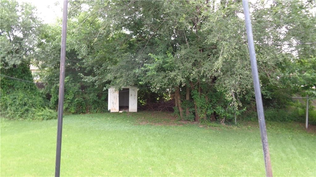 305 S Mitchell Street — photo 14