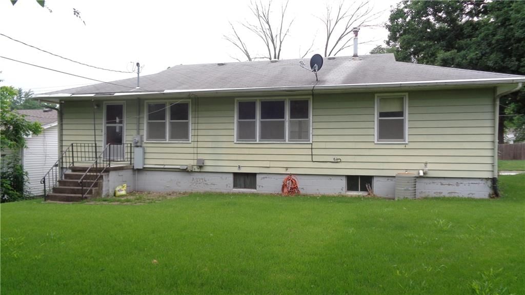 305 S Mitchell Street — photo 15