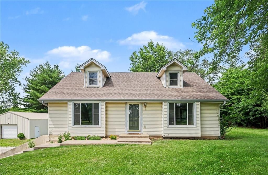 702 Howard Road — photo 1