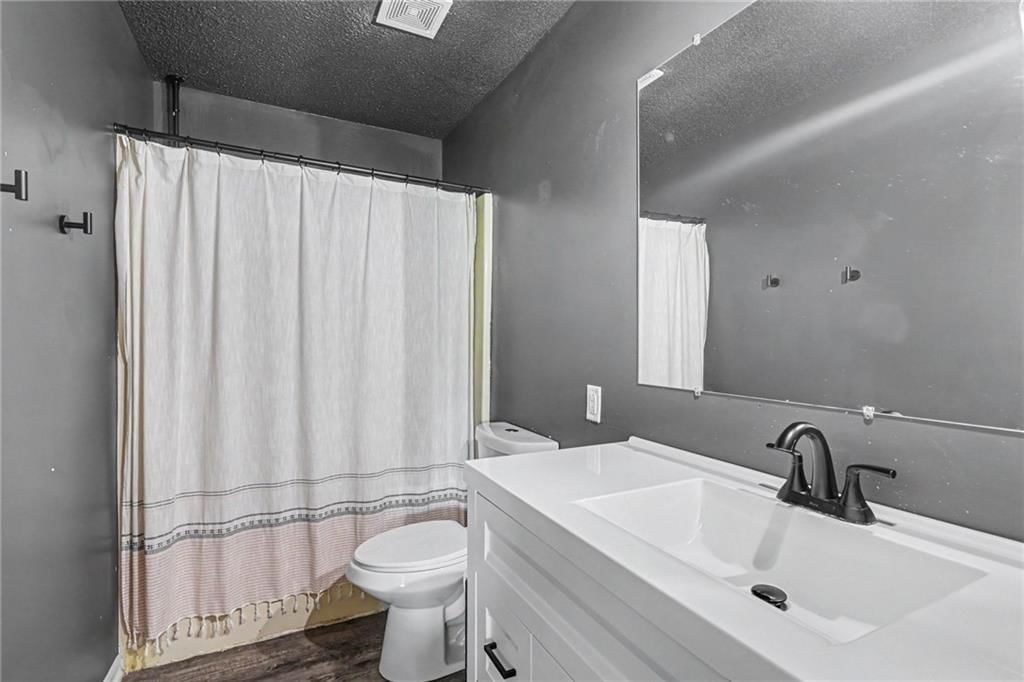 702 Howard Road — photo 13