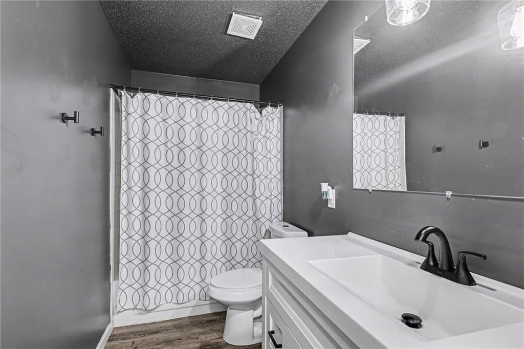 702 Howard Road — photo 16