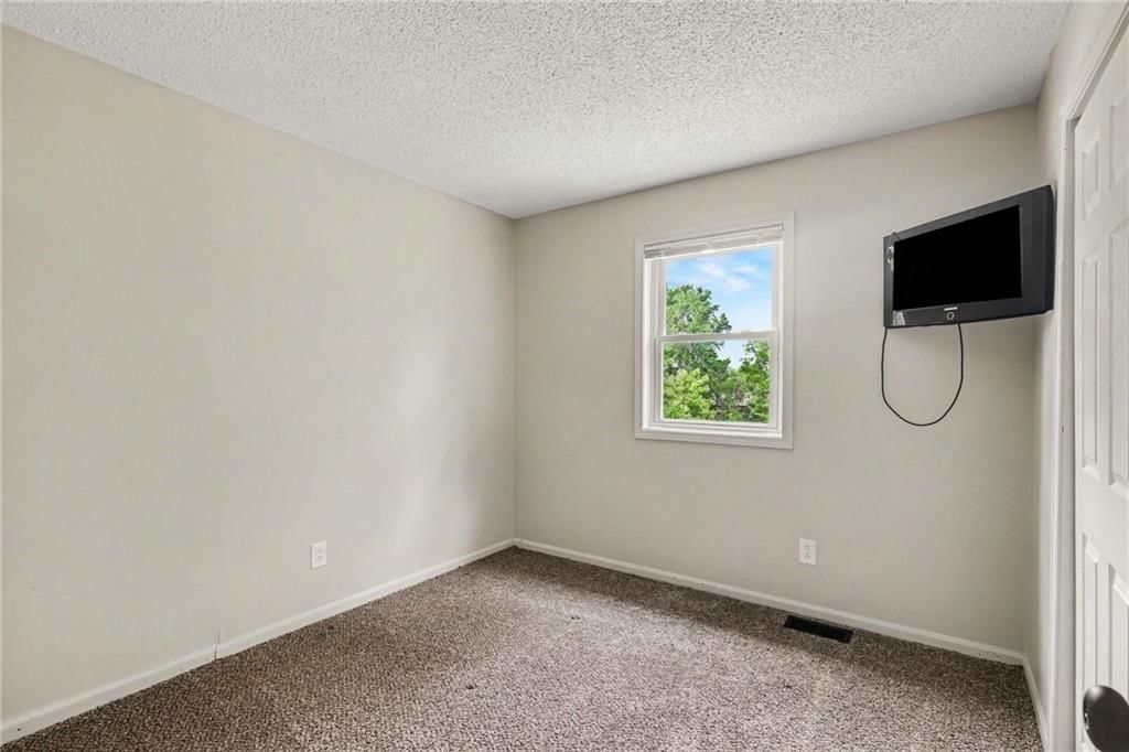 702 Howard Road — photo 17