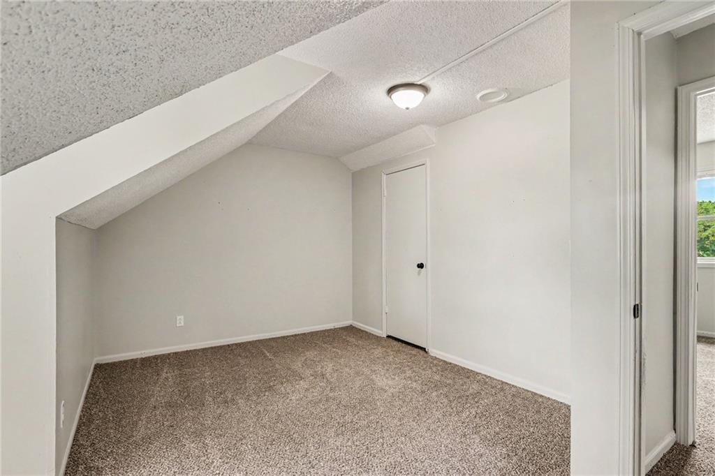 702 Howard Road — photo 18