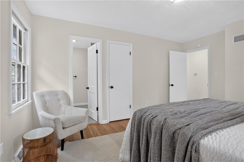 1002 E 79th Street — photo 16