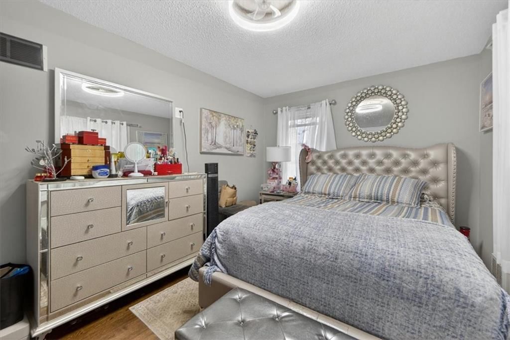 9504 Bennington Avenue — photo 30
