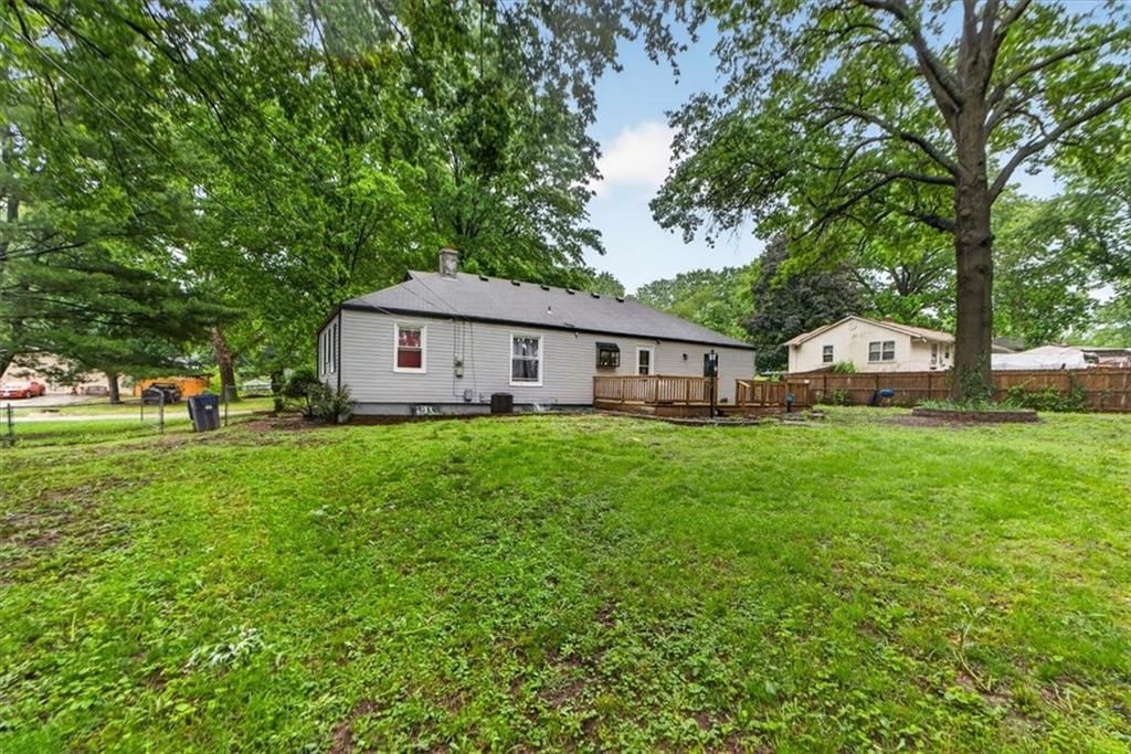 9504 Bennington Avenue — photo 37