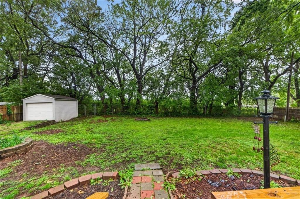 9504 Bennington Avenue — photo 40