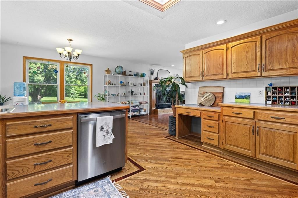 703 N Lincoln Street — photo 17