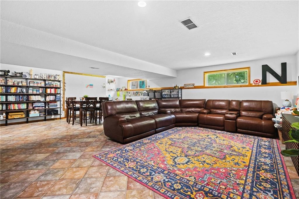 703 N Lincoln Street — photo 32