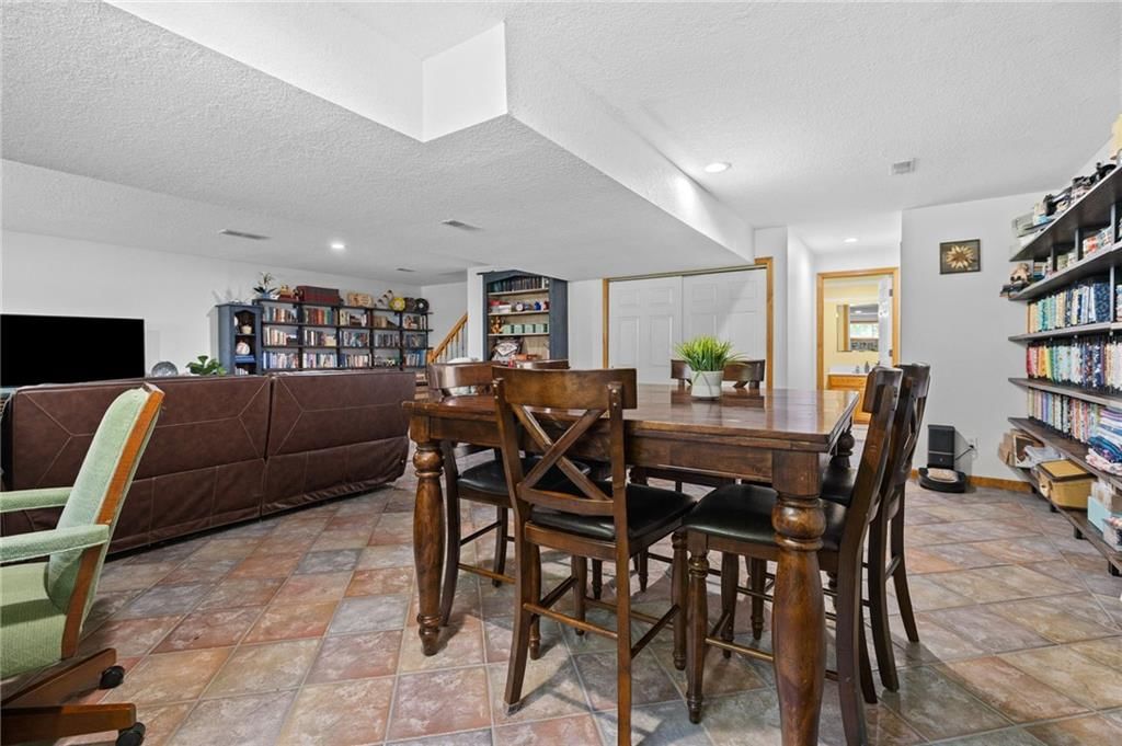 703 N Lincoln Street — photo 36