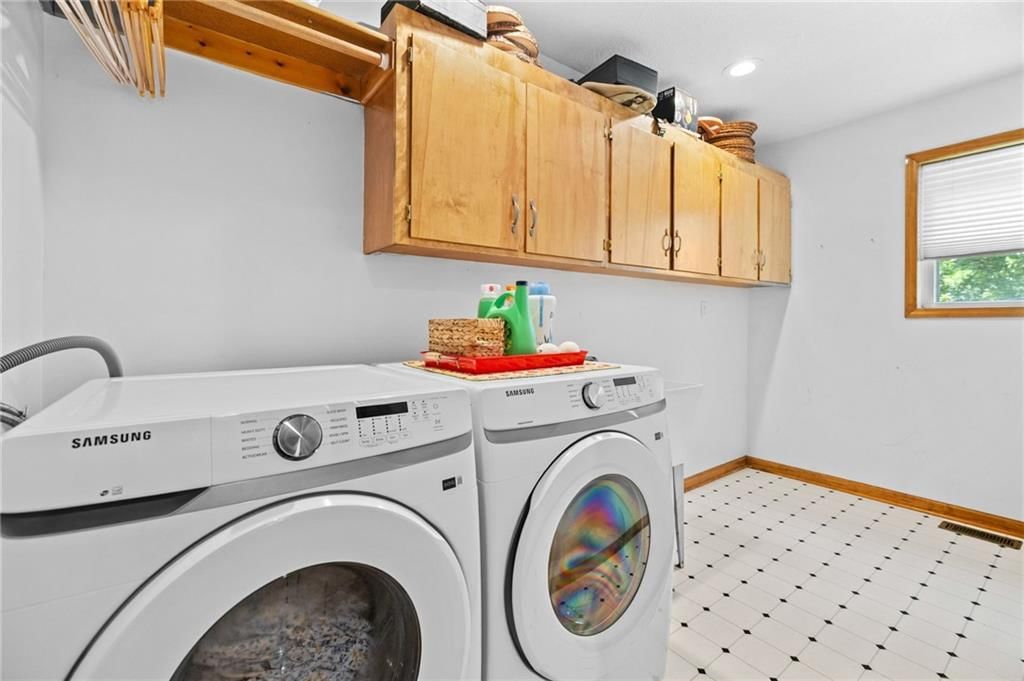 703 N Lincoln Street — photo 38