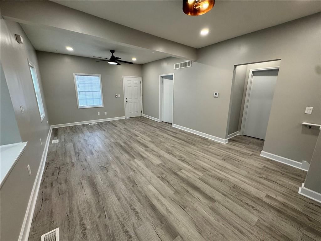 Photo 6 of 19 - 143 E Short Avenue, Independence, MO 64050