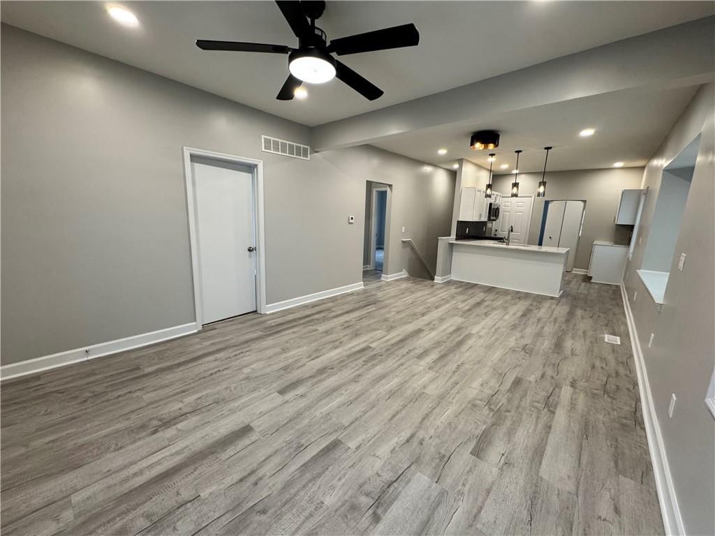Photo 7 of 19 - 143 E Short Avenue, Independence, MO 64050