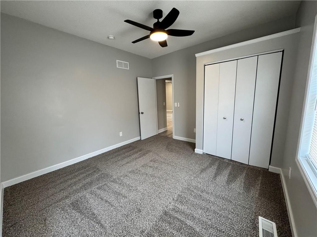 Photo 12 of 19 - 143 E Short Avenue, Independence, MO 64050