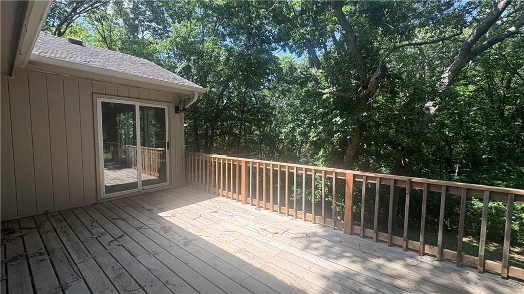 Photo 10 of 45 - 6512 NW Quail Run Drive, Kansas City, MO 64152