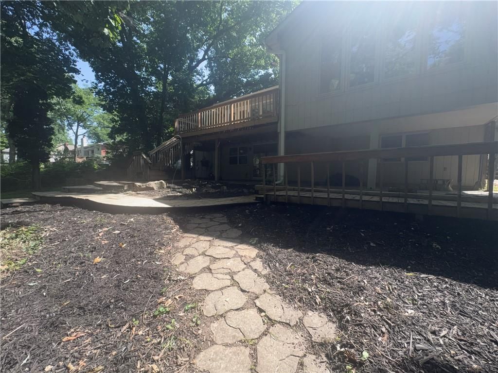 Photo 11 of 45 - 6512 NW Quail Run Drive, Kansas City, MO 64152