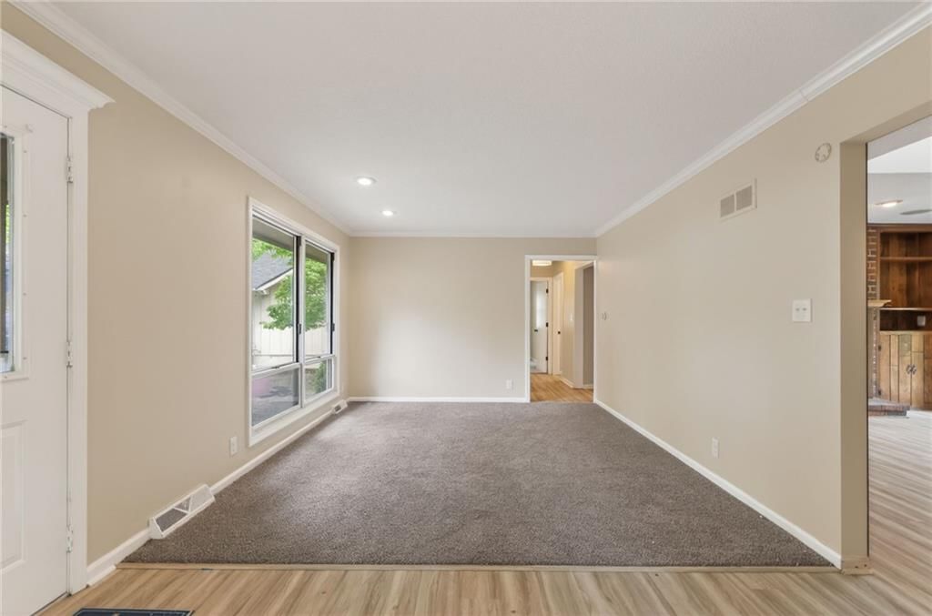 Photo 13 of 45 - 6512 NW Quail Run Drive, Kansas City, MO 64152