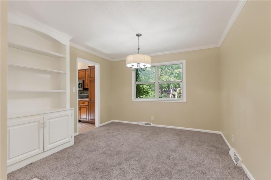 Photo 15 of 45 - 6512 NW Quail Run Drive, Kansas City, MO 64152
