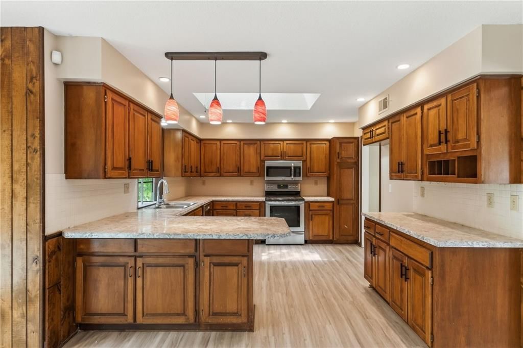Photo 21 of 45 - 6512 NW Quail Run Drive, Kansas City, MO 64152
