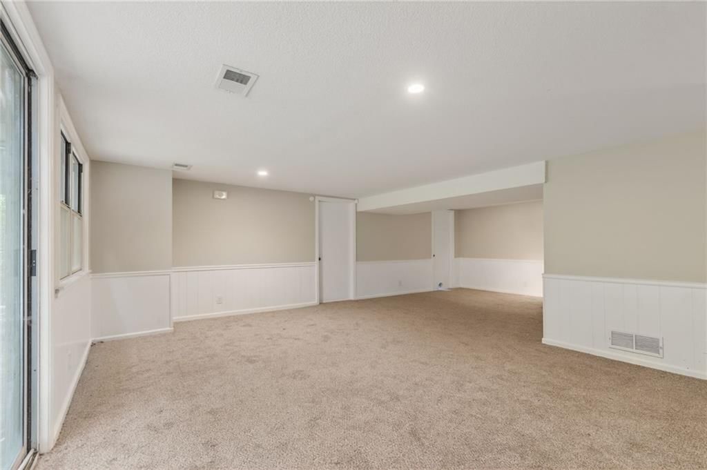 Photo 35 of 45 - 6512 NW Quail Run Drive, Kansas City, MO 64152