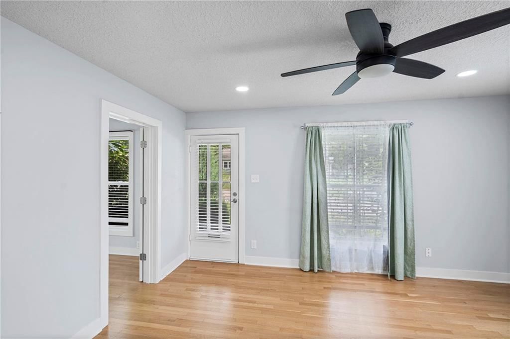 32935 W 83rd Street — photo 4