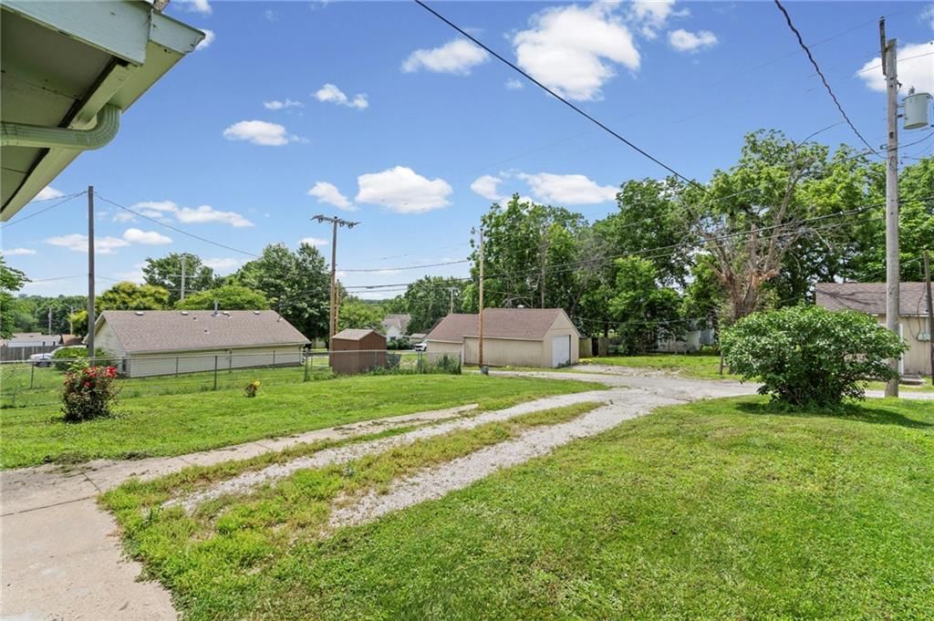 32935 W 83rd Street — photo 35