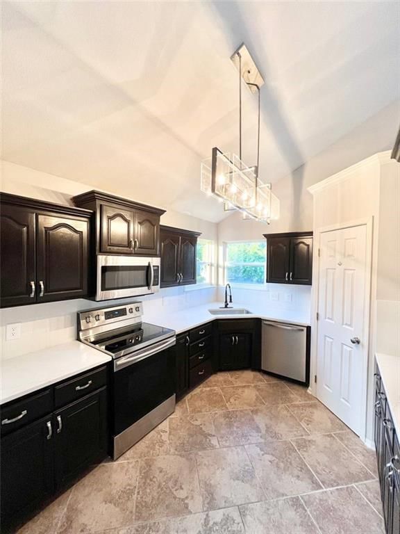 1301 Fox Run Trail — photo 4