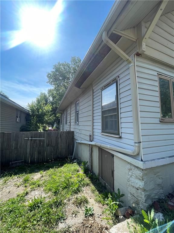 1818 S Overton Avenue — photo 13