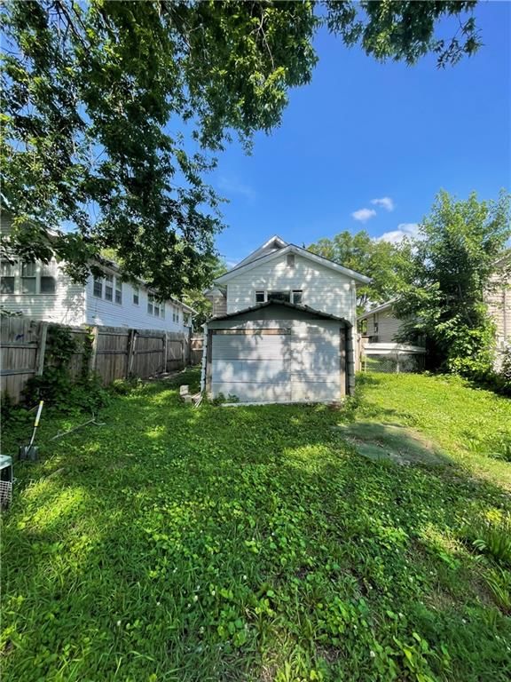 1818 S Overton Avenue — photo 41