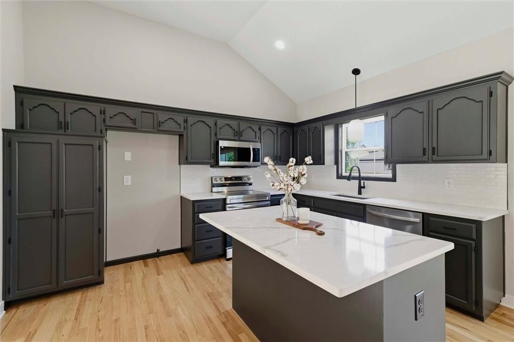 7411 N Mckinley Avenue — photo 9