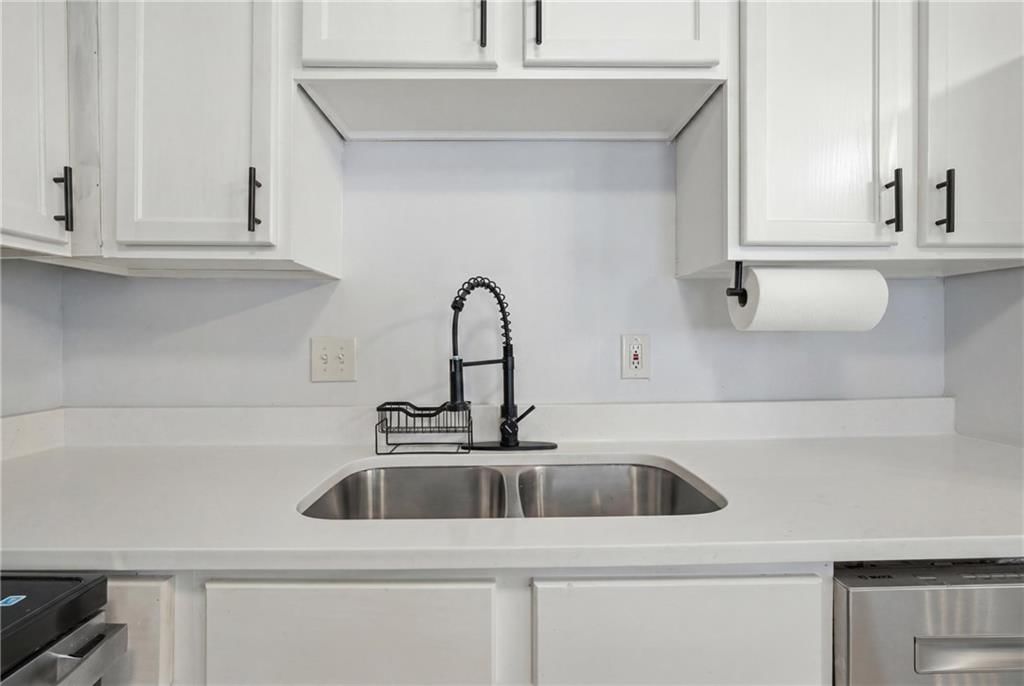 4738 Canterbury Street — photo 14