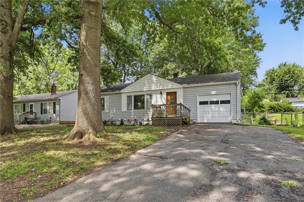 3022 S Norwood Avenue — photo 2