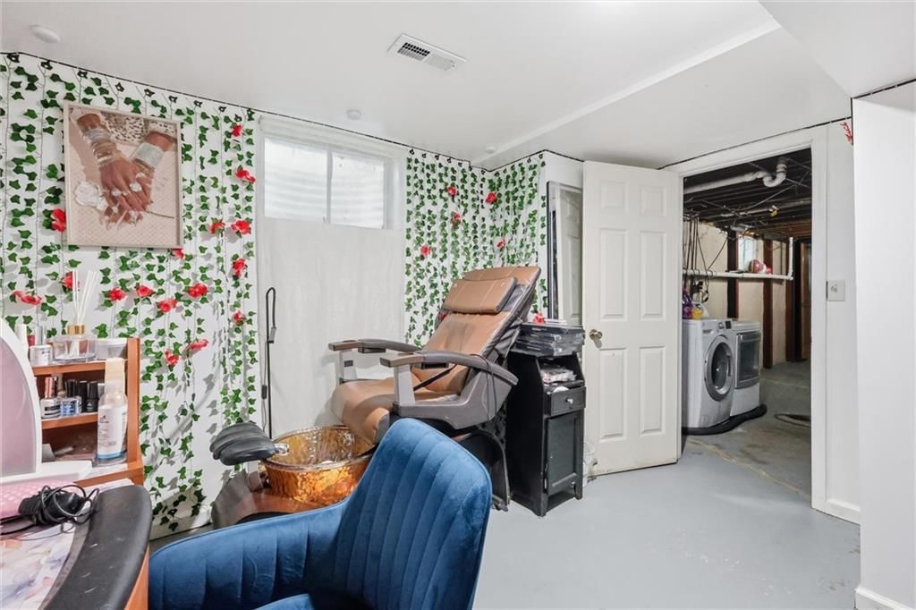 3022 S Norwood Avenue — photo 18