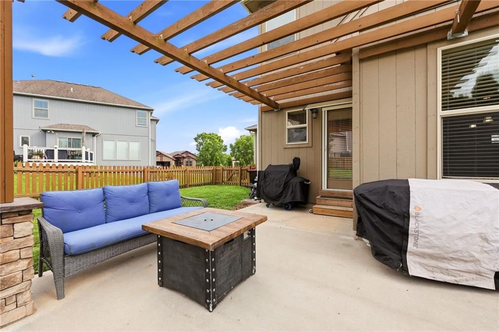 1217 Hillmann Lane — photo 32