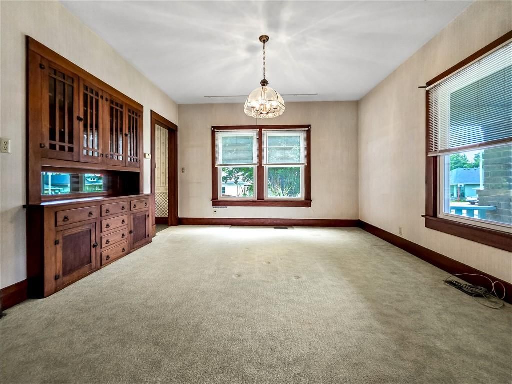 213 W 2nd Street — photo 10