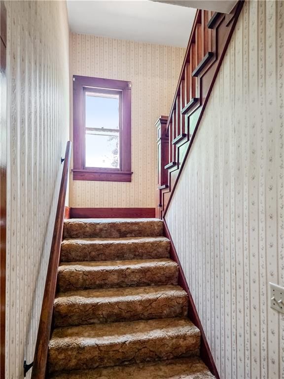 213 W 2nd Street — photo 28