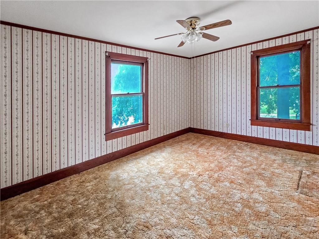 213 W 2nd Street — photo 34
