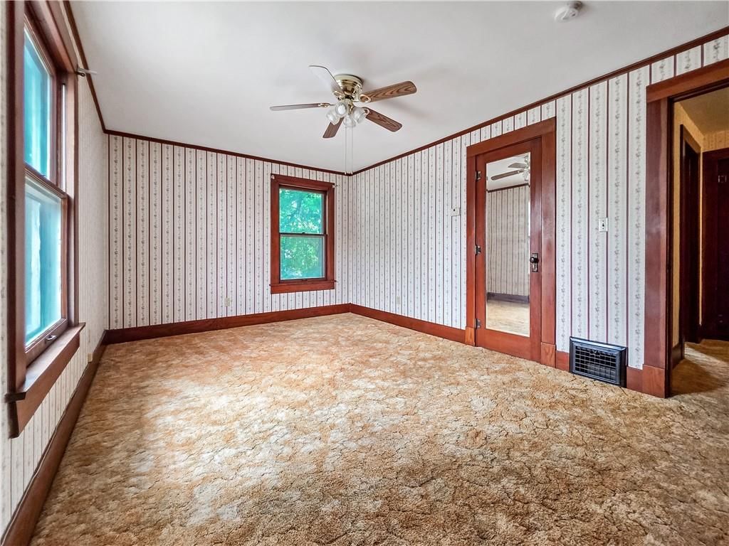 213 W 2nd Street — photo 35