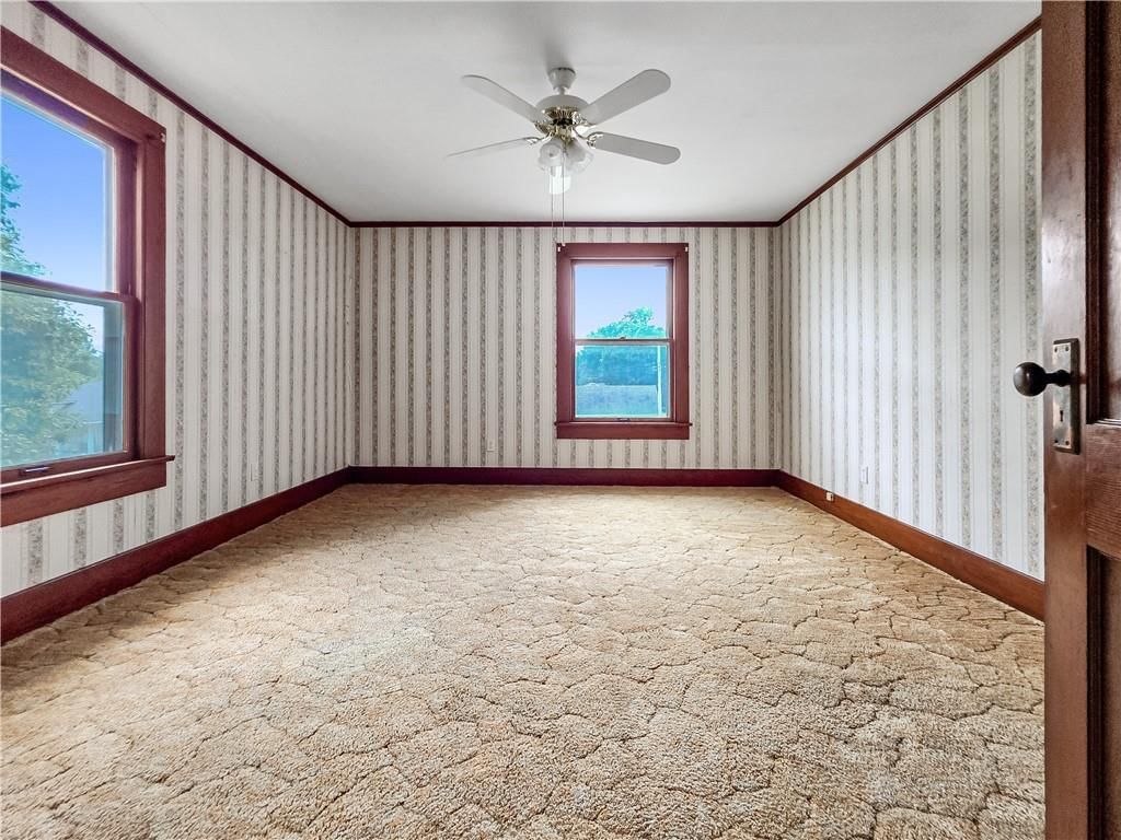 213 W 2nd Street — photo 38