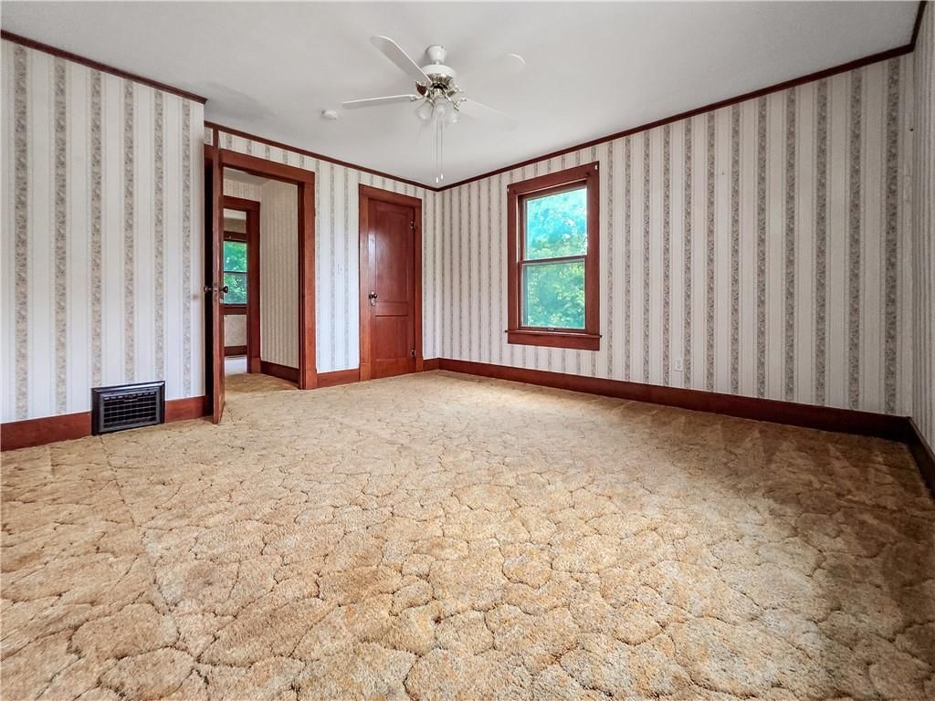 213 W 2nd Street — photo 39