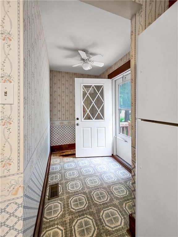 213 W 2nd Street — photo 48
