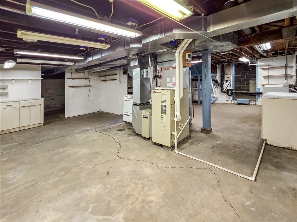 213 W 2nd Street — photo 51